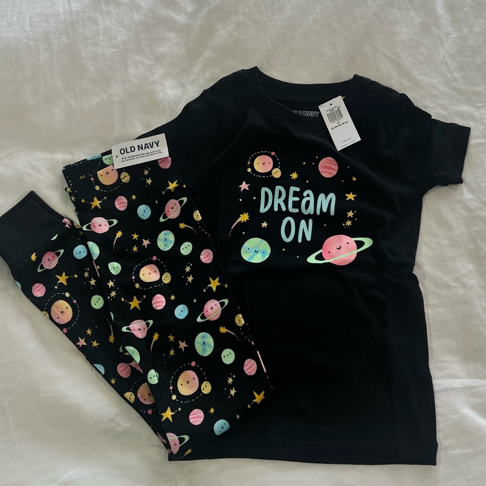 Old Navy Kids Black Pajama Set with Colorful Planet Design (5T)
